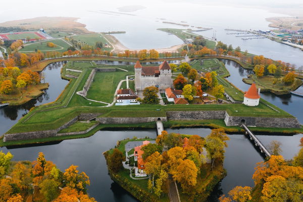 8 good reasons to visit the Baltic states in October