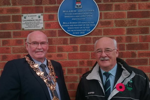 News | Plaque unveiled for Spartans Legend