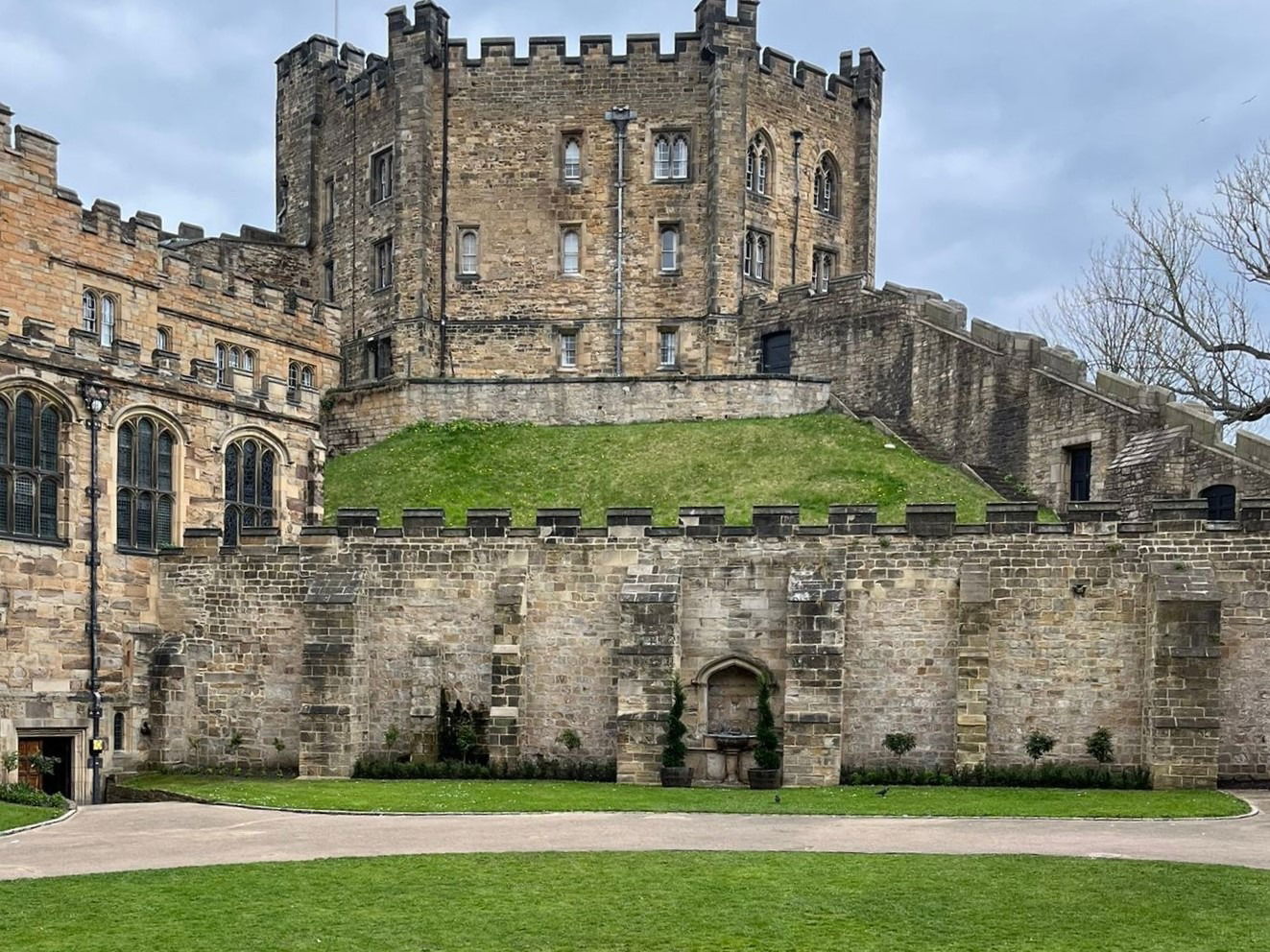 Durham Castle In Durham - Fabulous North