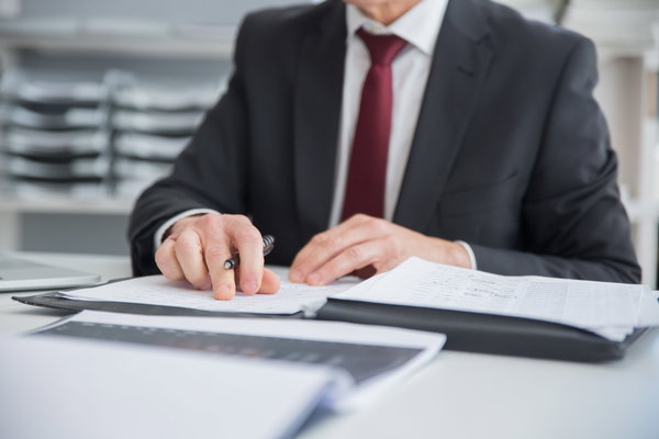 A UK Entrepreneur’s Guide to Starting a French SAS or SARL: Structures, Tax & Cross-Border Compliance