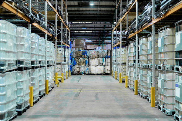 When Should a Business Outsource Warehousing?