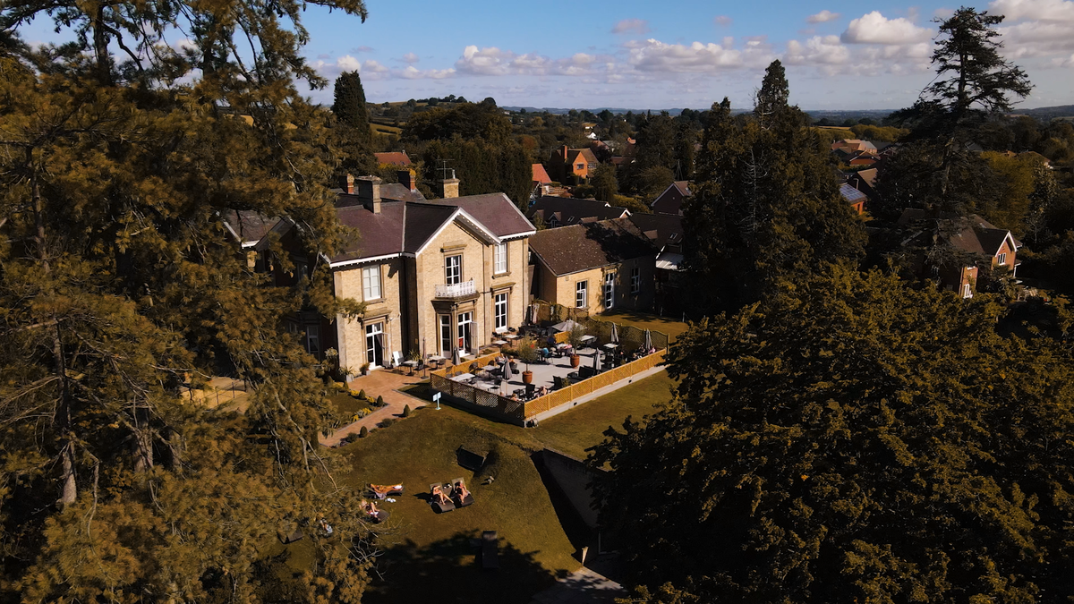 (c) Holmerpark.co.uk