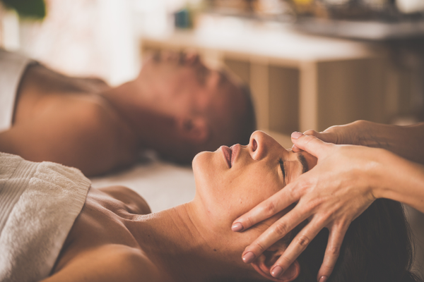 What to Expect from a Couples Spa Day at Holmer Park