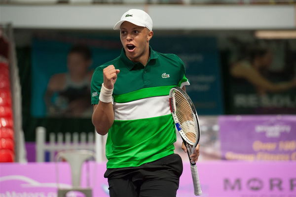 Grey Pips Appleton Whilst Jay Hustles Giles in Deciding Tie Break