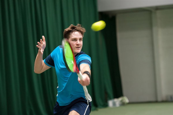 Henry's Patten of Play is Too Much for the Sixth Seed