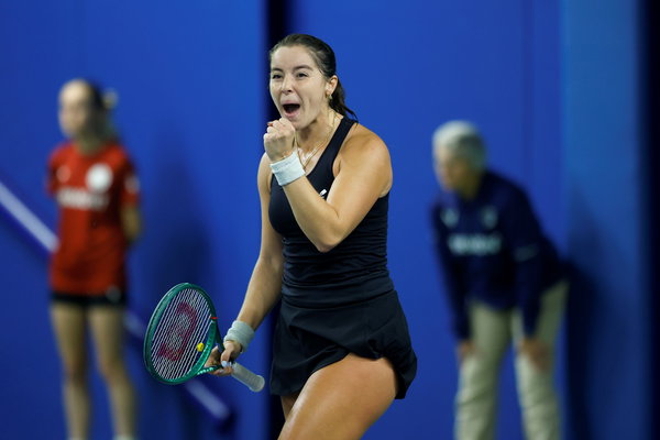 Jodie Burrage to face Hannah Klugman in an all-British semi-final at Lexus Wrexham Open