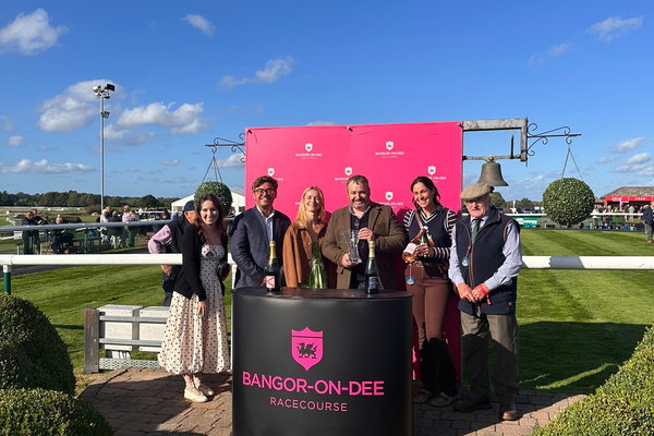 Limerick Leader wins first Wrexham Open Handicap Chase at Bangor-on-Dee